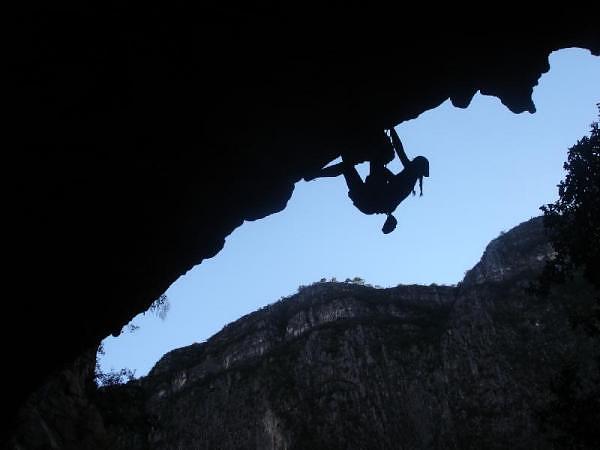 Kerri Nosferatus, El Salto